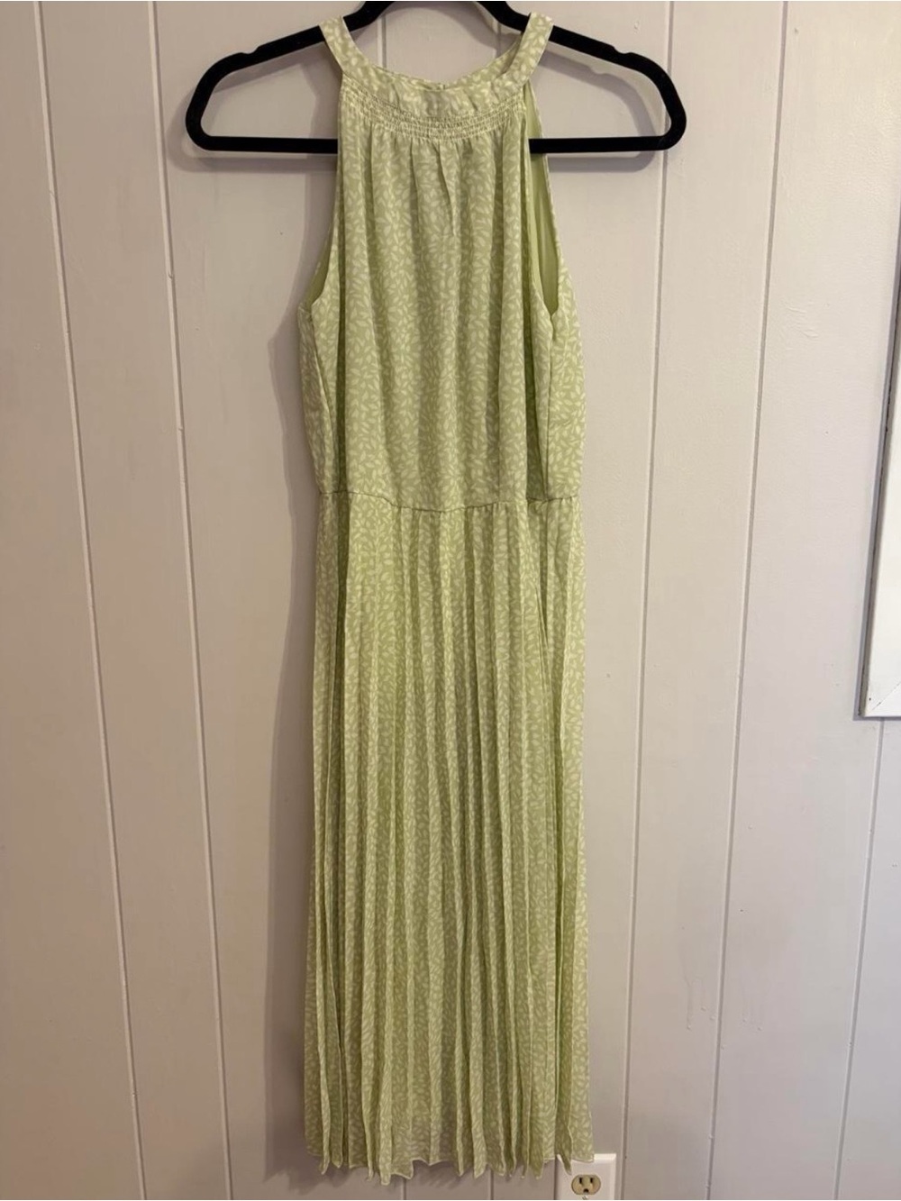 Japna Light Green Halter Pleated Midi Dress, Never Worn. NWT
